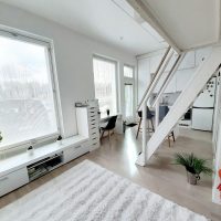 Näkymä olotilasta keittiön suuntaan